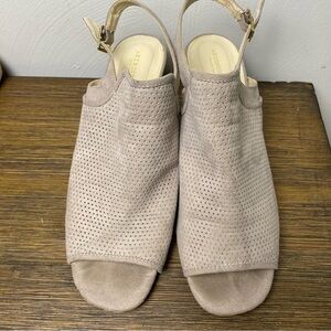 Liz Claiborne Goldie Taupe Koala Slingback Heels Size 11